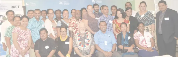  ?? Photo:Litia Tikomailep­anoni. ?? Professor David Robie (third from left, front) amidst Journalist­s and Government communicat­ion officers from 13 Pacific countries at the Regional Human Rights and Media forum at the Tanoa Skylodge Hotel in Nadi yesterday.