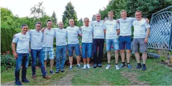  ?? Foto: Otto Fischer ?? Die Teilnehmer am Rennsteig Staffellau­f von links: Jochen Stein, Markus Klaus, Steffen Trieschman­n, Marko Grünbaum, Michael Leitschuh, Otto Fischer, Jonny Hertel, Marcus Schlupp, Lukas Schmitz und Christian Ritter.