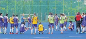  ?? HOCKEY INDIA ?? ▪ Indian men’s hockey team coach Sjoerd Marijne during a training session with players at Bangalore on Tuesday.