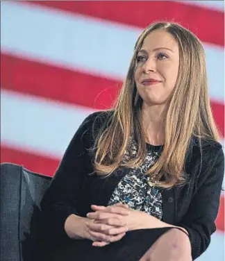  ??  ?? El libro de Chelsea Clinton es un homenaje a trece mujeres de EE.UU. que jam más aceptaron un no por respuesta