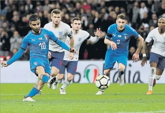  ?? FOTO: AP ?? Lorenzo Insigne marcó para poner fin a la sequía italiana, que sin embargo mostró una alarmante falta de juego. El equipo italiano salvó el empate ante Inglaterra.