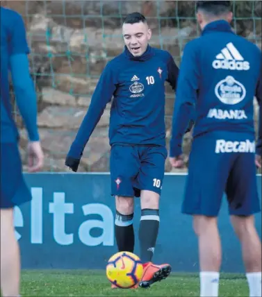  ??  ?? DE VUELTA A CASA. Aspas regresará hoy a Vigo después de pasar toda la semana en Barcelona y Madrid.