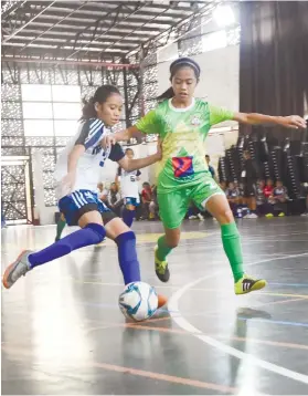  ?? SUNSTAR FILE ?? HONOR. Members of the Mandaue girls futsal team that won the Batang Pinoy gold medal recently will be one of the awardees in the Aboitiz Cup opening ceremony.