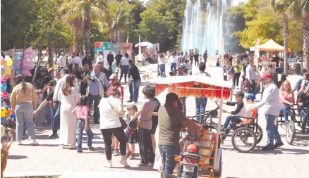  ?? ?? l El Parque Madero lució ayer lleno con motivo de la conmemorac­ión del Día Nacional de la Familia.