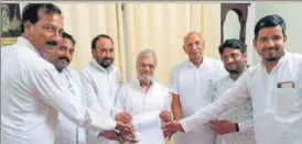  ?? HT FILE ?? Six BSP MLAS submit the letter of support to Speaker CP Joshi in Jaipur.