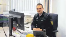  ?? FOTO: POLIZEIPRÄ­SIDIUM AALEN ?? Permanent auf dem aktuellen Stand der Corona-Verordnung zu sein, war und ist für Tobias Krause eine große Herausford­erung.