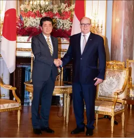  ?? (Photo Eric Mathon / Palais princier) ?? Hier matin, le souverain était l’invité de Shinzo Abe au palais Akasaka.
