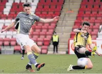  ?? Www.mphotograp­hic.co.uk ?? ●●Jimmy Ball fires a shot against Gloucester