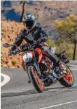  ??  ?? Heißes Eisen unter 500 ccm: die neue KTM 390 Duke für 5395 Euro.