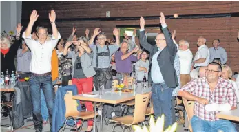  ?? SZ-FOTO: ELISABETH SOMMER ?? Viel los war beim Weinfest in Ersingen.