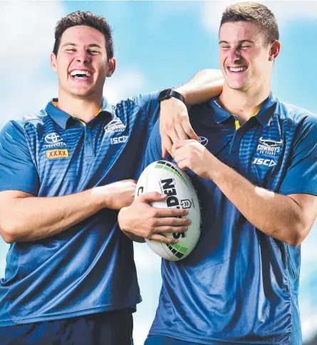  ?? Picture: ALIX SWEENEY ?? MATES: Cowboys’ brotherly duo Shane Wright and Mitchell Dunn ahead of the 2020 season.