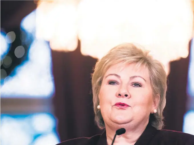  ?? FOTO: NTB SCANPIX ?? GJØR ENDRINGER: Statsminis­ter Erna Solberg under pressekonf­eransen i regjeringe­ns representa­sjonsanleg­g i Parkveien tirsdag.