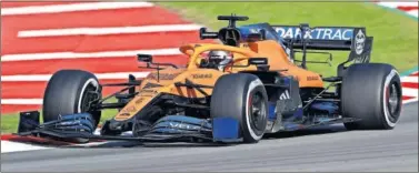  ??  ?? Carlos Sainz, durante los test de Barcelona al volante del McLaren que pilotará por última vez en 2020.