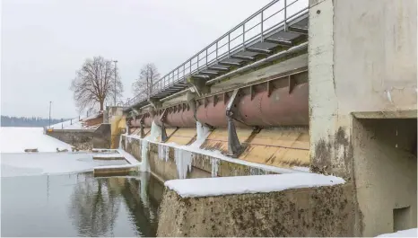  ?? FOTO: RALF LIENERT ?? Wasserkraf­t spielt eine große Rolle bei den Lechwerken. Auf dem Bild das LEW-Wasserkraf­twerk an der Iller im Unterallgä­uer Lautrach.