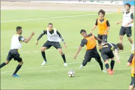  ??  ?? من تدريبات الاتحاد أمس (تصوير: محمد المانع)