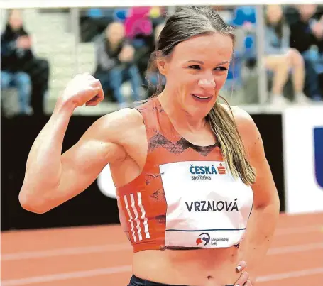  ?? FOTO ČTK ?? Simona Vrzalová takto slavila v Ostravě překonání českého halového rekordu na 1500 metrů. Co předvede v Glasgowě?