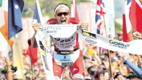  ?? Foto: Imago ?? Geschafft: 8 Stunden, 14 Minuten und 40 Sekunden war Jan Frodeno unterwegs, dann hatte er den Ironman von Hawaii gewonnen.