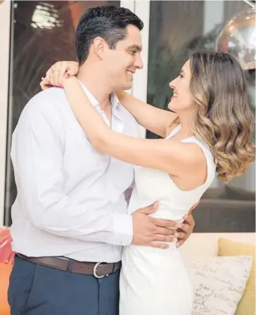  ?? CORTESÍA | IRMA TORRES ?? > Kiko Gastélum y Romina Ruiz Pérez son festejados en víspera de su boda.