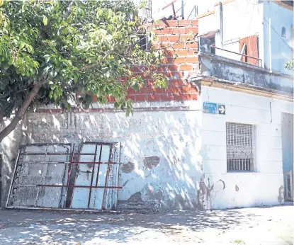  ?? la nacion ?? En Alcaraz al 5600 está una de las casas señaladas como “aguantader­os”