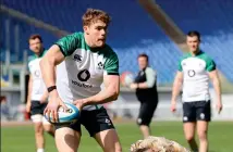  ?? INPHO ?? Limbering up: Ireland’s Garry Ringrose (above) and Craig Casey (right) at yesterday’s captain’s run