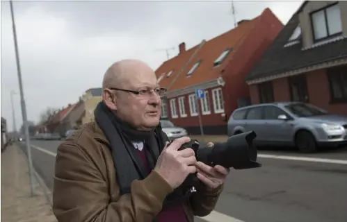  ?? PRIVATFOTO ?? Morten Brandborg har i sit virke som kaptajnløj­tnant vaeret med til at sprede aske med pårørende flere gange.