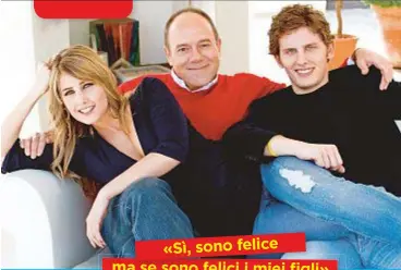  ??  ?? «Sì, sono felice ma se sono felici i miei figli» Sopra, Carlo Verdone con i figli, Giulia, 31 anni, e Paolo, 29, avuti con Gianna Scarpelli. I due sono stati sposati dal 1980 al 1996. Giulia ha recitato per il padre in Al lupo al lupo e in Viaggi di...