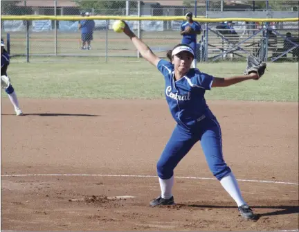  ?? KARINA LOPEZ PHOTO ?? Central Union High's Paola Verdugo delivers a pitch during the Spartans' home game against Christian on Wednesday afternoon.