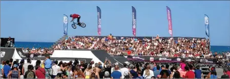  ??  ?? BMX (FISE 2016) au théatre de la mer