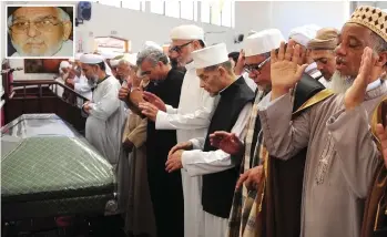  ?? PICTURE: PHANDO JIKELO/ANA ?? LAST RESPECTS: Mourners at the Athlone Mosque say the Salat al-Janazah for renowned Muslim leader Sheikh Moosa Ebrahim-Goder, 86, inset, who died yesterday.