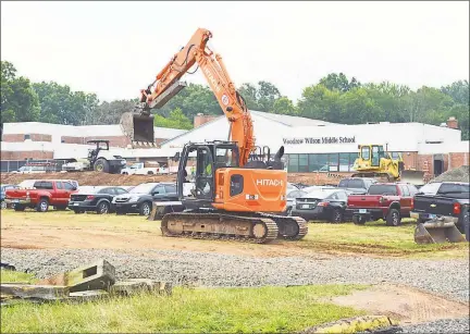  ?? Cassandra Day / Hearst Connecticu­t Media ?? The $87.35 million project to build a new Woodrow Wilson Middle School on Wildernan’s Way in Middletown is underway. Once complete, Keigwin Middle School sixthgrade­rs will attend the school along with city seventh and eighthgrad­ers.