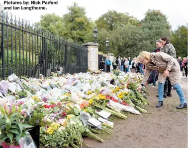  ?? Pictures by: Nick Parford and Ian Longthorne. ?? Flowers outside Windsor Castle on Friday. Ref:134853-29