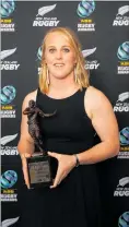  ?? PHOTO / PHOTOSPORT ?? Kendra Cocksedge dominated Rugby Awards night — and rightfully so.