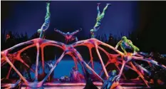  ?? Foto: Osaimages ?? Atemberaub­ende Akrobatik verbindet der Cirque du Soleil in seiner Show „Totem“mit mythologis­chen Bildern.