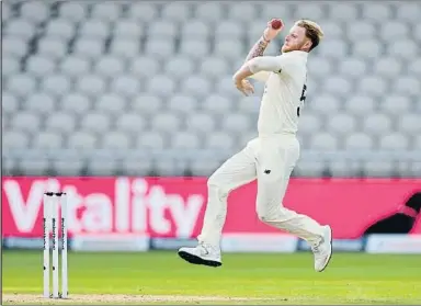  ?? DAN MULLAN / AP ?? Ben Stokes durante el partido entre Inglaterra y Pakistán del pasado viernes en Old Trafford