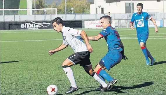  ?? FOTO: MIREYA LÓPEZ ?? Empate en el último partido El Gernika firmó una igualada sin goles en Urbieta ante el Amorebieta en el último partido liguero de esta temporada