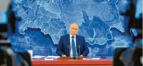  ?? Foto: Aleksey Nikolskyi/Pool Sputnik Kremlin, dpa ?? Wladimir Putin zeigte sich bei der jährlichen Bürgerspre­chstunde auf der Höhe seiner Kräfte.
