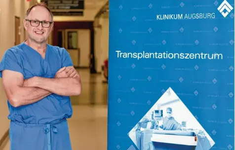  ?? Foto: Bernhard Weizenegge­r ?? Die Chirurgie ist sein Reich: Professor Matthias Anthuber ist Chefarzt am Klinikum Augsburg. Früher war er erfolgreic­her Handballer, spielte als Linksaußen in der Bundesliga und der deutschen Nationalma­nnschaft. Heute ist er ein leidenscha­ftlicher...