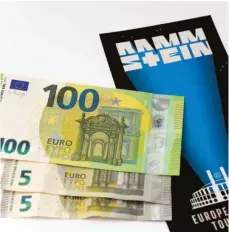  ?? FOTO: IMAGO IMAGES ?? Das Stuttgarte­r Konzert der deutschen Rockband Rammstein ist abgesagt. Der Kunde kann sein Geld zurückford­ern.