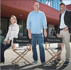  ??  ?? Virginie Ledoyen, Harlan Coben et Thierry Neuvic sur le plateau de la série.