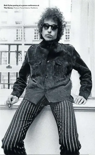  ?? Picture: Fiona Adams/Redferns ?? Bob Dylan posing at a press conference at The Savoy.