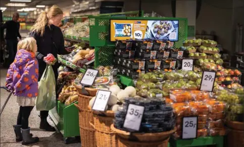  ?? Foto: Joachim Ladefoged ?? Danske forbrugere ligger i front når det gaelder køb af økologiske fødevarer.