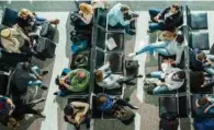  ?? ?? Millioner af passagerer oplevede forsinkels­er i de europaeisk­e lufthavne sidste år. Foto: Getty Images