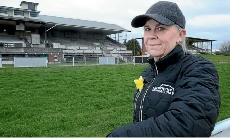  ?? KAVINDA HERATH/ STUFF ?? Gore Racing Club president Justine Abernethy is prepared to ‘fight’ to keep thoroughbr­ed racing in eastern Southland.
