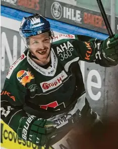  ??  ?? Der entscheide­nde AEV-Spieler in Iserlohn: Thomas j. Trevelyan erzielte das 2:2 und den 3:2-Führungstr­effer für die Panther. Iserlohn – Augsburg 2:4 Tore