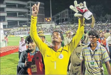  ?? HT PHOTO ?? Subrata Paul after India won the 2009 Nehru Cup at the Ambedkar Stadium in New Delhi.