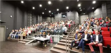  ??  ?? La réunion publique s’est déroulée dans l’auditorium du collège.