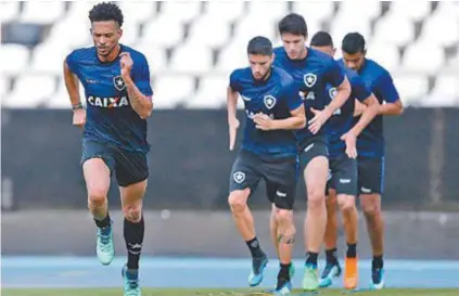  ?? VITOR SILVA / SSPRESS / BOTAFOGO ?? Luis Ricardo treina no Nilton Santos. O lateral-direito tem boas chances de recuperar a posição de titular