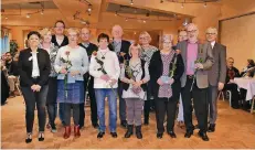  ?? FOTO: NN ?? Hintere Reihe von links: Christof Sieben, Anton Peters, Hermann Brendieck, Elke Engelmann, Theo Peters, Joachim Wolff. Vordere Reihe von links: Helma Bertgen, Stefanie Krettek, Ursula Dyckmans, Marianne Brandt, Christel von Agris, Ruth und Werner...