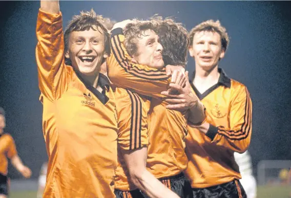  ??  ?? Paul Sturrock (left) played for the Terrors from 1979-87 and managed the Tannadice side from 1998-2000.