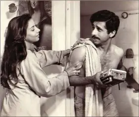  ??  ?? Shabana Azmi and Naseeruddi­n Shah in Libaas.